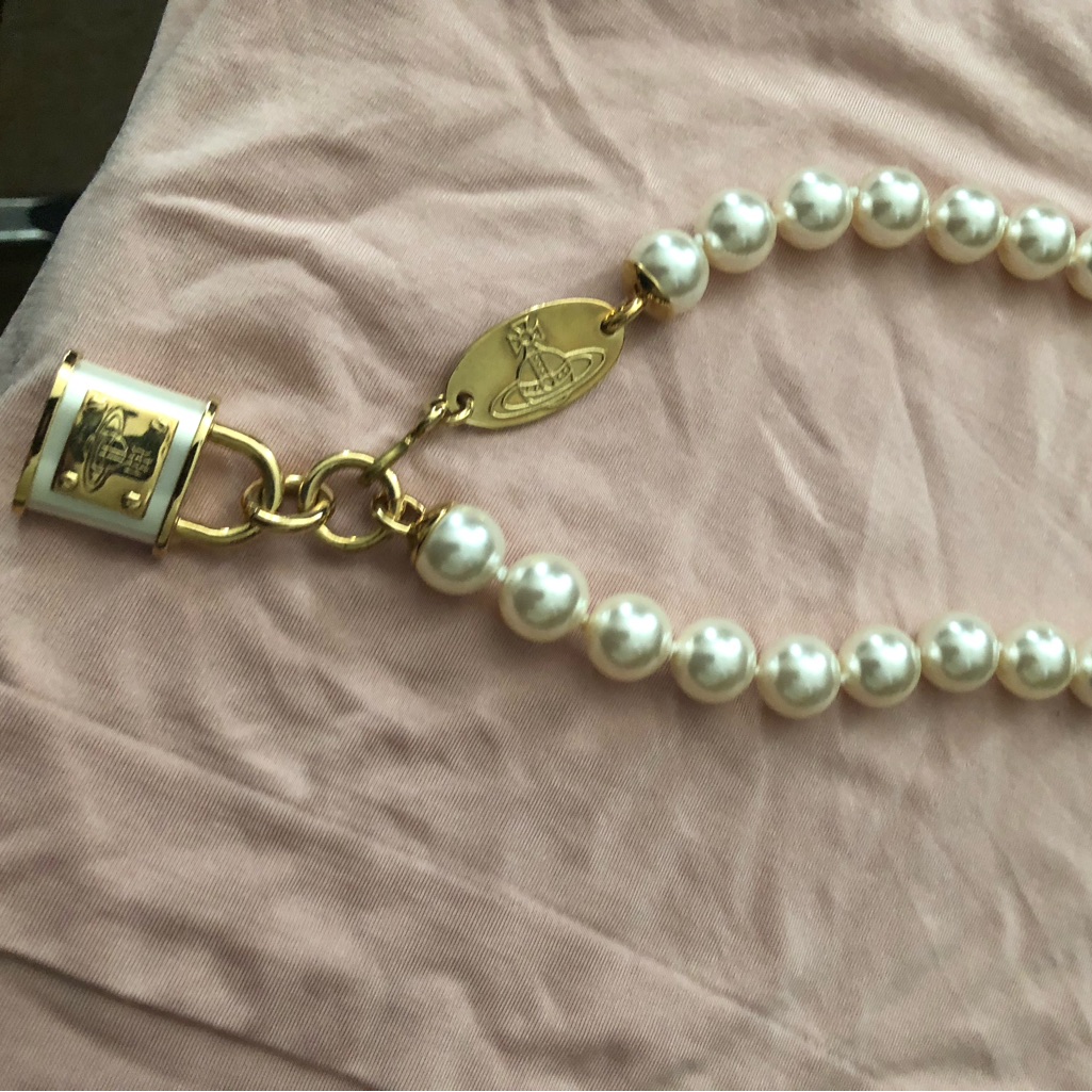Brand New Vivienne Westwood Extra Large Pearl Choker Necklace